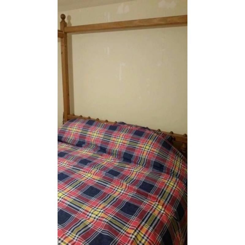 Solid pine super king size 4 poster bes, excellent condition at a bargain price